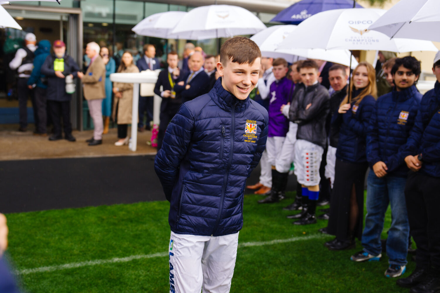 Loughnane takes time out from title bid for flying visit to Bahrain