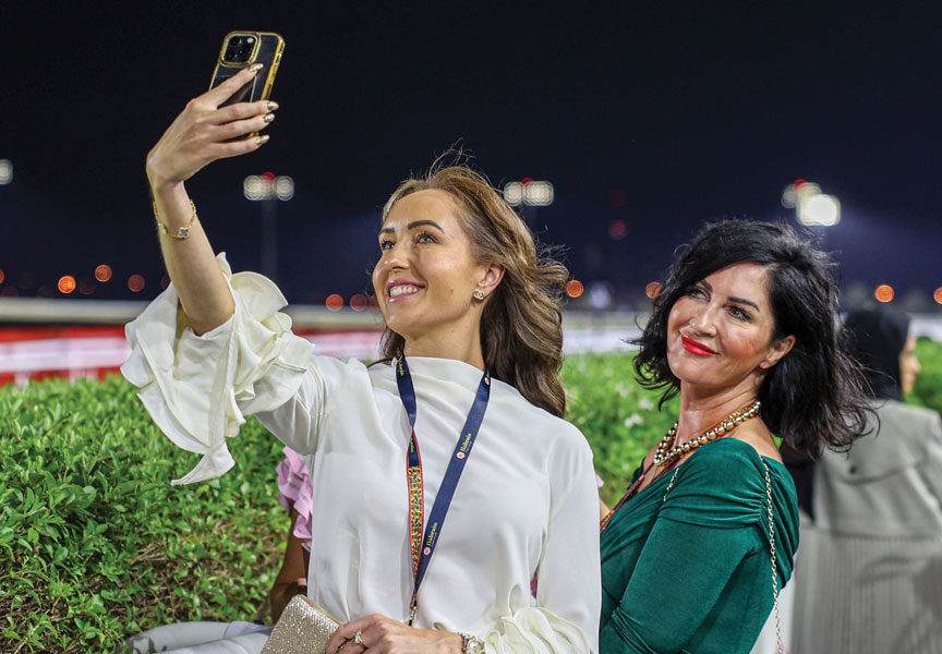 <p>Come racing<br />in Bahrain</p>